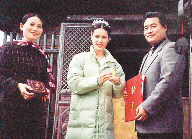 news_102503.jpg